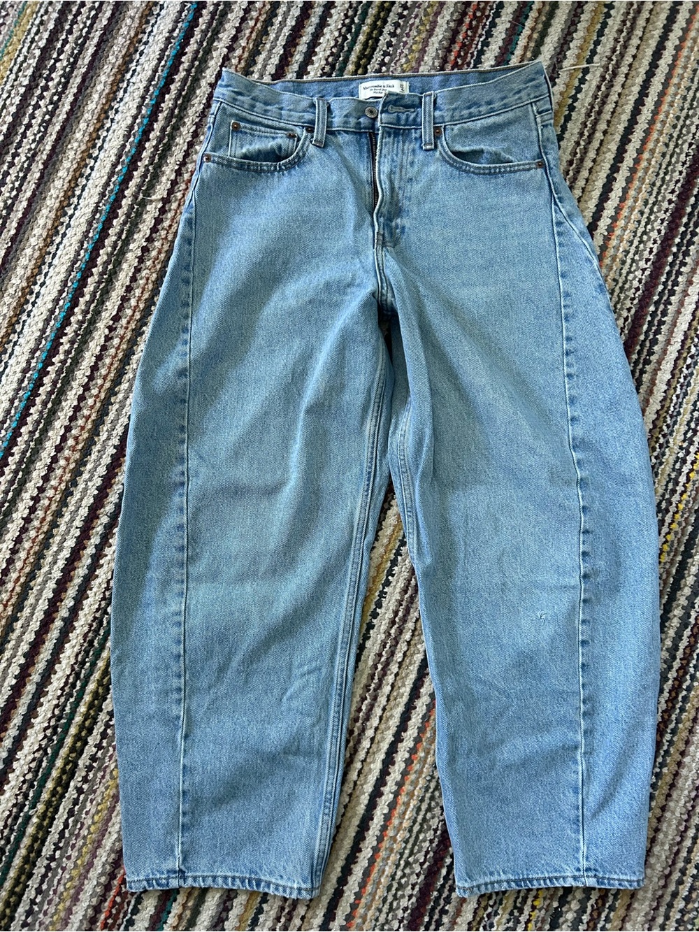 Abercrombie & Fitch Light Wash Barrel Jeans